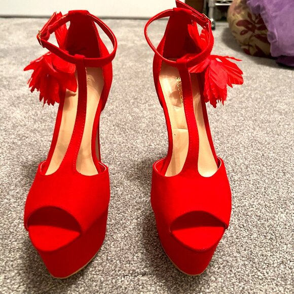 Red platform Heels - Picture 1 of 7